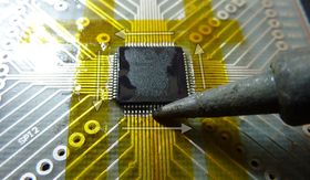 smd soldering،مراحل نصب تراشه بر روی مادربرد در فناوری لحیم کاری9